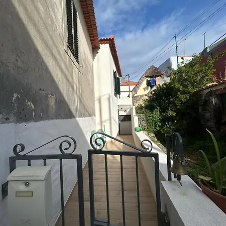 R Reliquia